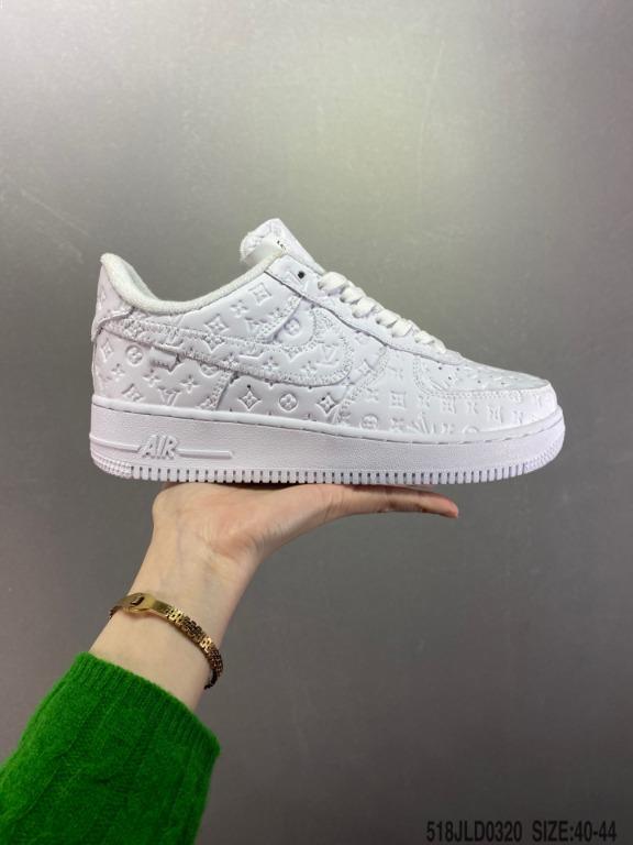 New trending discount nike sneakers