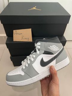 (Category: ) located in . Submitted by ak_sneakers (Listing ID 1163003590, Image 1). Description: .