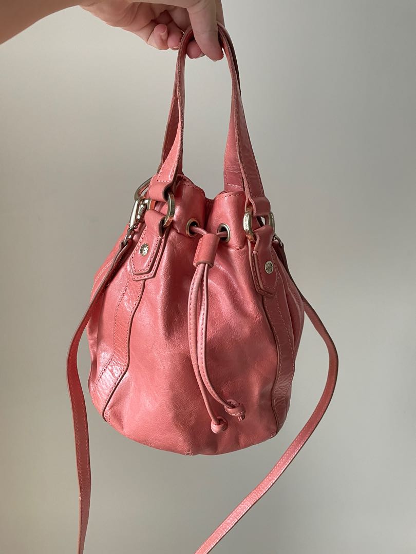 Oroton bucket hotsell