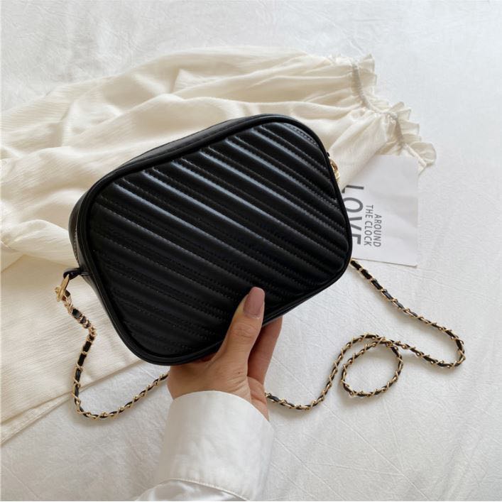 Ready Stock In Malaysia 403 Women Bag V European PU Handbag SlingBag Ladies  Bags Handbeg, Women's Fashion, Bags & Wallets, Cross-body Bags on Carousell