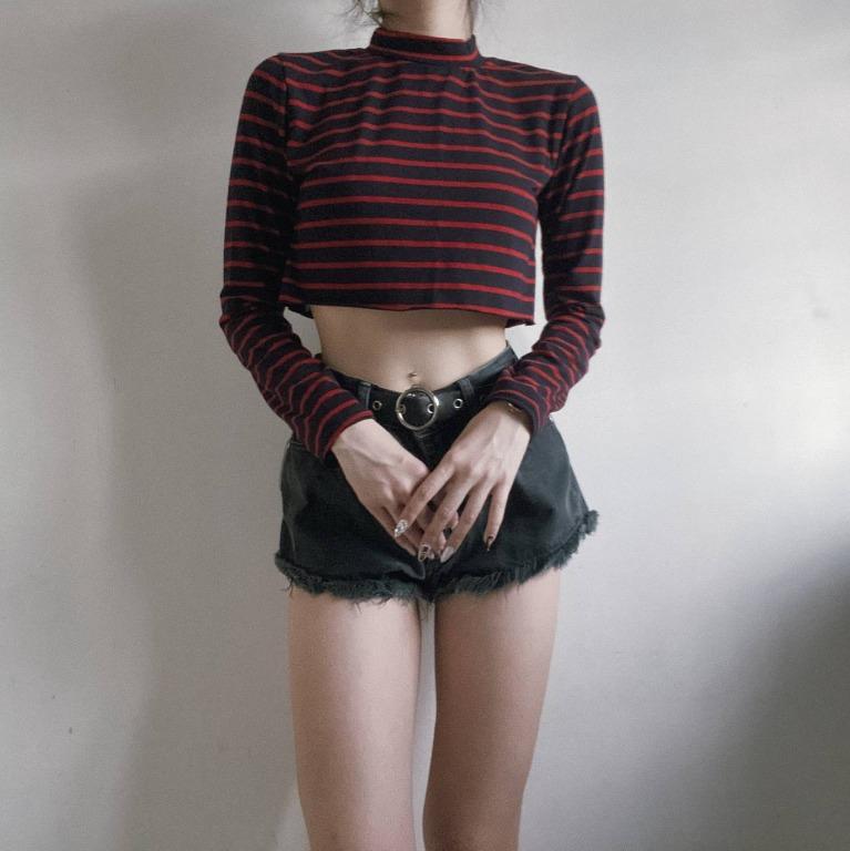 Red black sales striped turtleneck