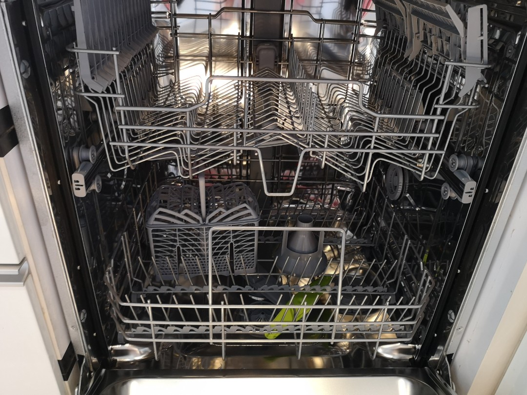 SMEG dishwasher STA6445-2 Build In Dishwasher, Furniture & Home Living,  Bathroom & Kitchen Fixtures on Carousell