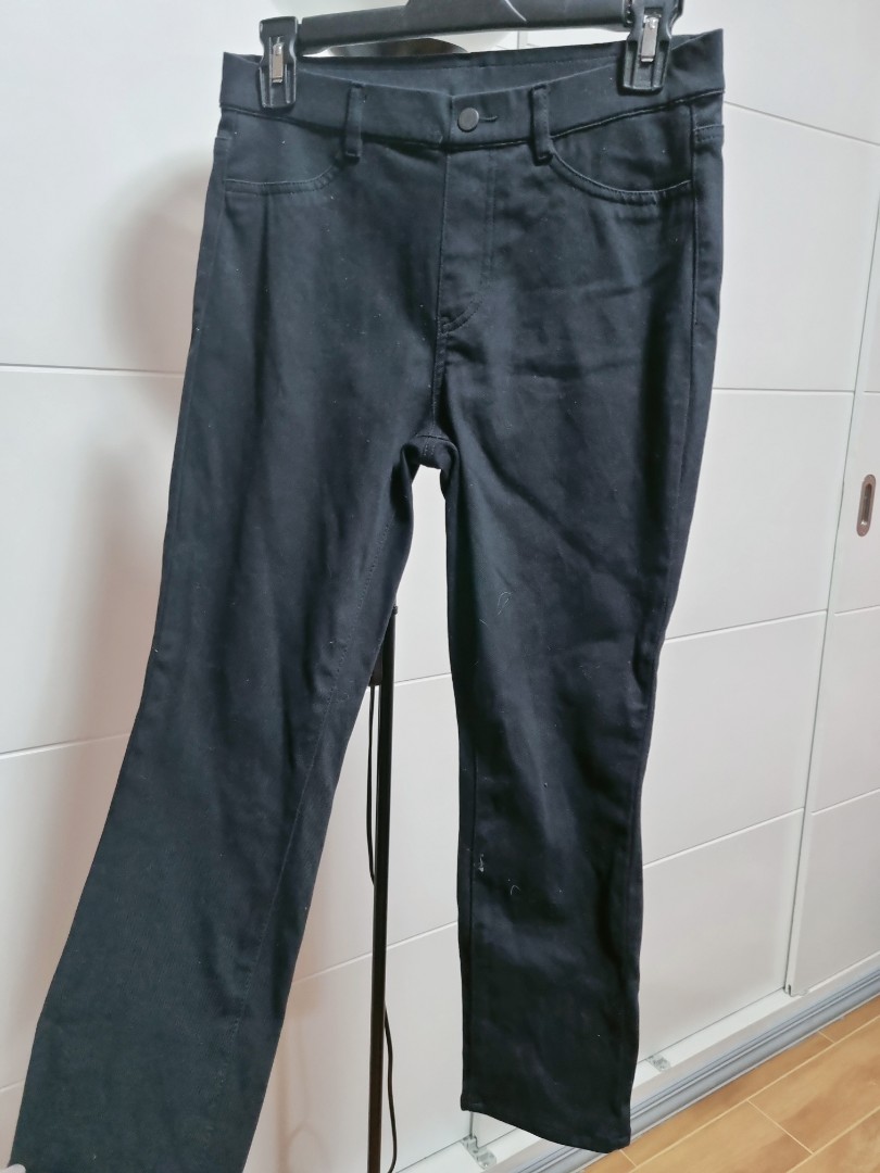 UNIQLO BLACK JEANS LARGE, Women's Fashion, Bottoms, Jeans on Carousell