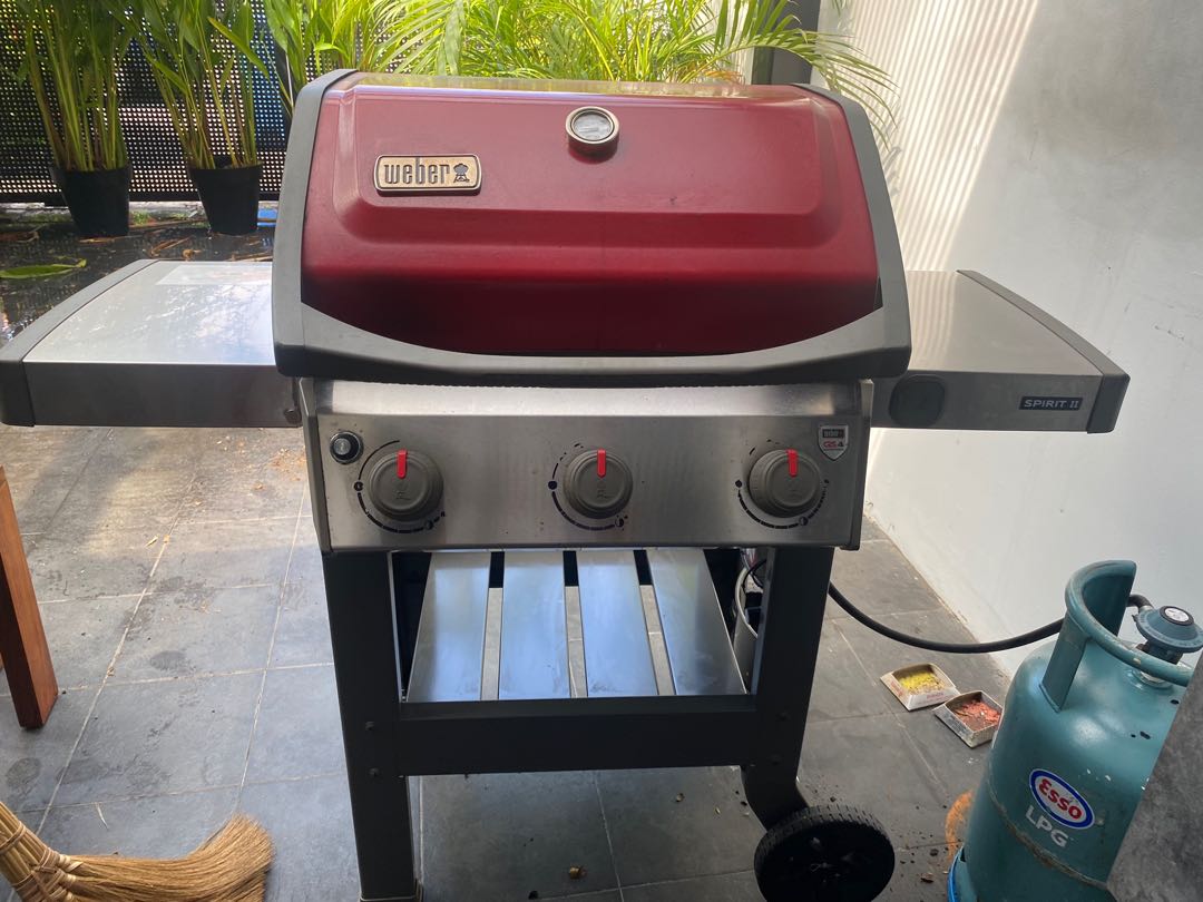 Weber bbq grill with warranty, TV & Home Appliances, Kitchen Appliances