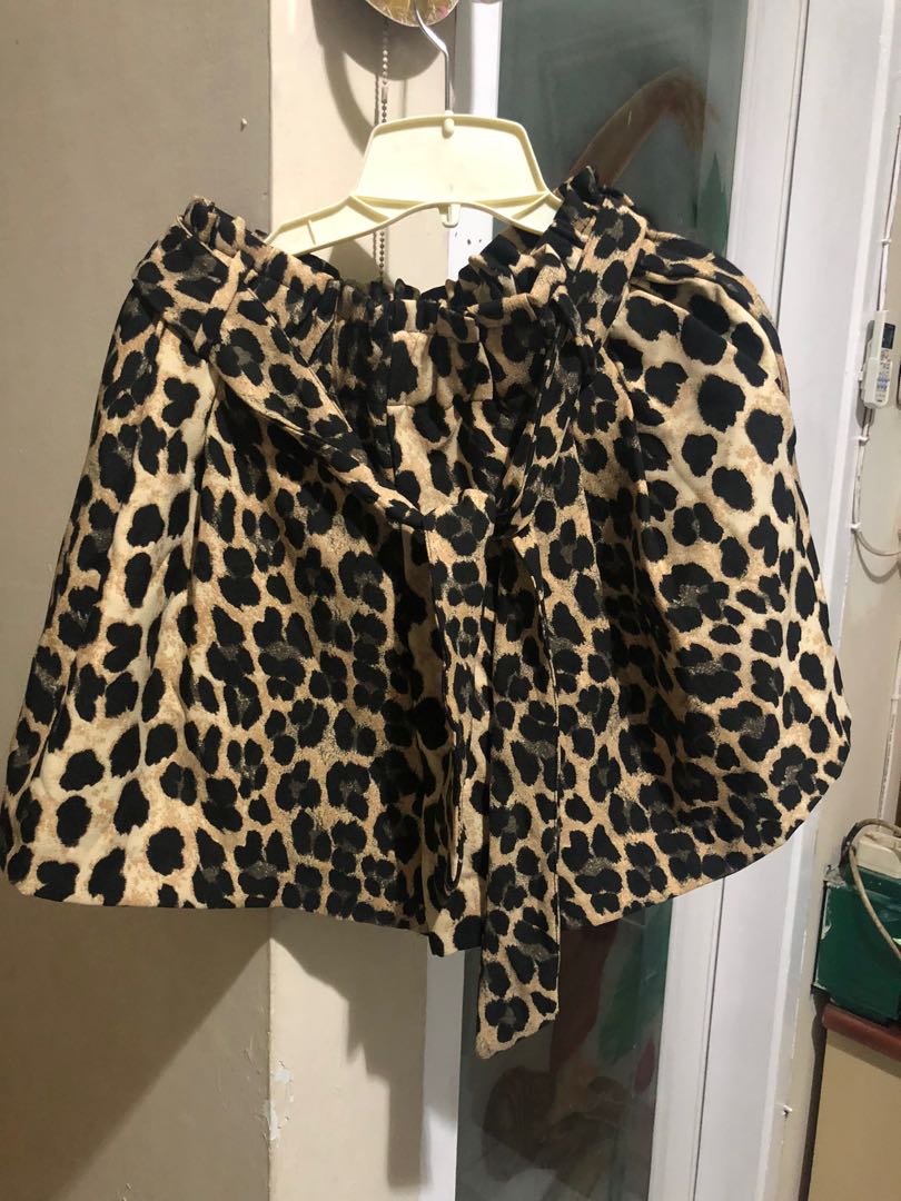 zara leopard shorts, Fesyen Wanita 