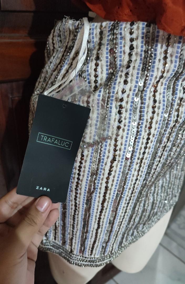 Zara trafaluc, Women's Fashion, Bottoms, Skirts on Carousell