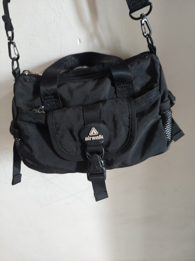 Airwalk sling bag 2025