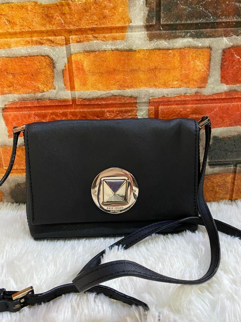Authentic Kate Spade Newbury Turn lock bag (Category: Luxury Bags & Wallets) located in Cagayan de Oro. Submitted by riggstuffs (Listing ID 1163287440, Image 1). Description: Guaranteed Authentic Kate spade crossbody Bag Saffiano material The Exterior has no visible signs of wear, no rubs at the corners The Interior has some signs of use, but no major flaws like rips or tears of the fabric material Diamond turn lock Dimension: H 5”, L 8” Adjustab