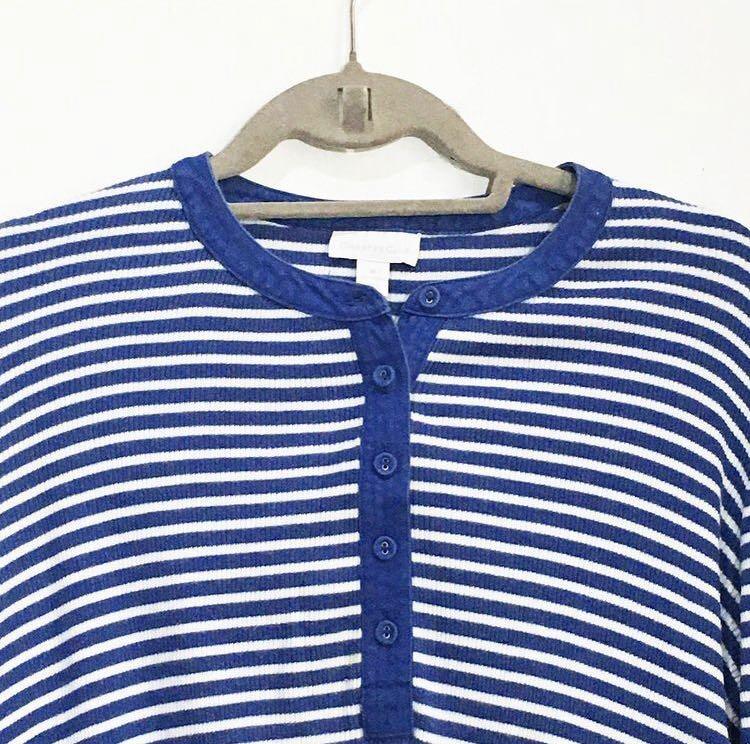 Blue stripes longsleeves (Category: Longsleeves) located in Taguig. Submitted by yeslan (Listing ID 1163198515, Image 1). Description: .