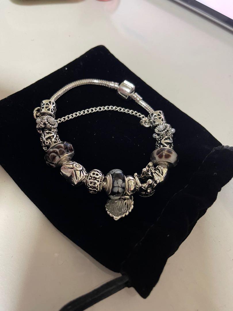 Queen charm bracelet online