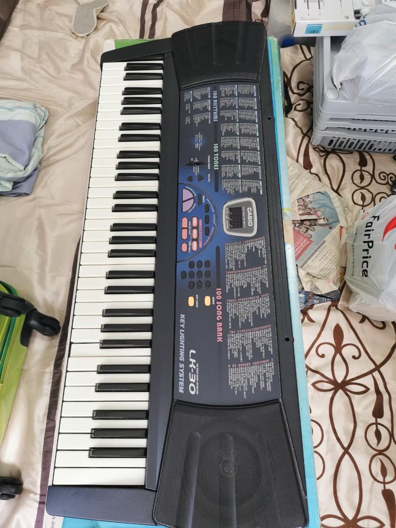 Casio lk30 keyboard, Hobbies & Toys, Music & Media, Musical Instruments