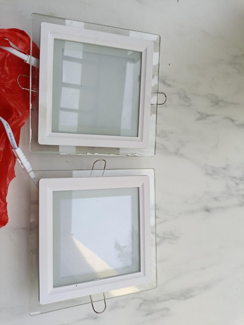Ceiling light (Category: Lighting) located in Singapore. Submitted by cyh_fred (Listing ID 1163217042, Image 1). Description: in good condition.