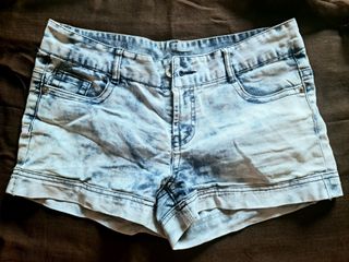 (Category: ) located in . Submitted by rosesnraindropsx (Listing ID 1163146760, Image 1). Description: .