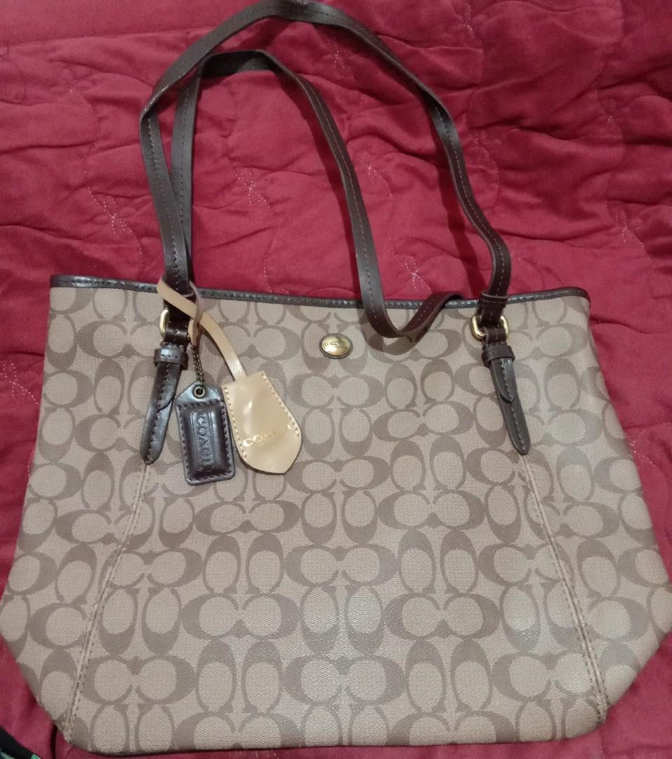 Coach tote ykk zip, Women's Fashion, Bags & Wallets, Tote Bags on Carousell
