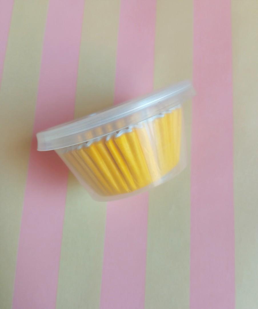Cupcake Liner (Category: Bakeware) located in Manila. Submitted by becoming.jane (Listing ID 1163215186, Image 2). Description: 🔸1oz / 100pcs 🔸FREE - 3/4oz / 40pcs Payment: GCash / BDO Feel free to message me for any inquiries about this item or if you need additional pics . 💌.