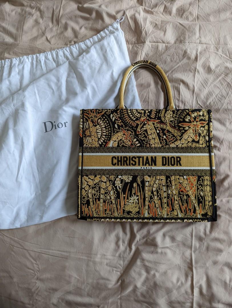 Dior book tote 2025 giraffe