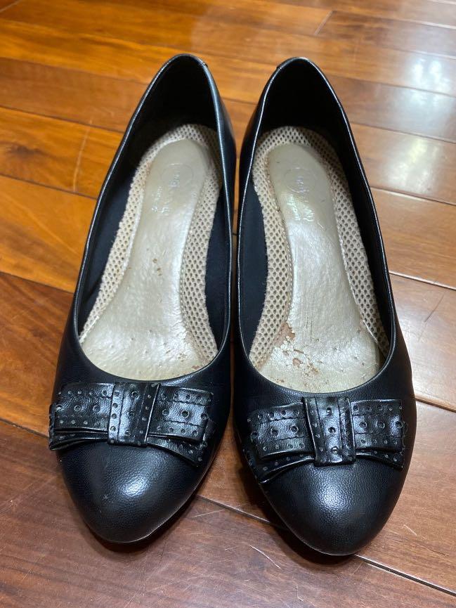 Easy spirit anti gravity pumps hot sale