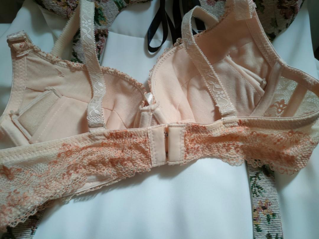 FELANCY Preloved personal bra 34B❤️, Women's Fashion, Tops, Other Tops on  Carousell
