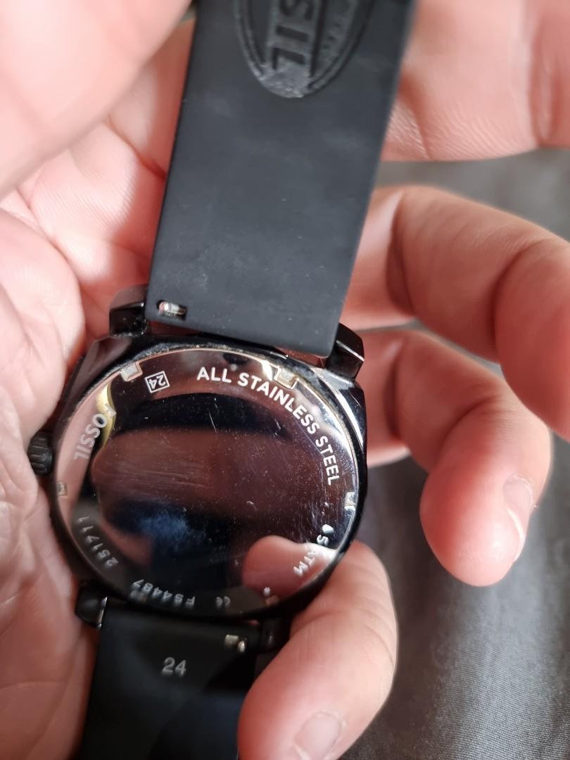 Fossil 251711 2025