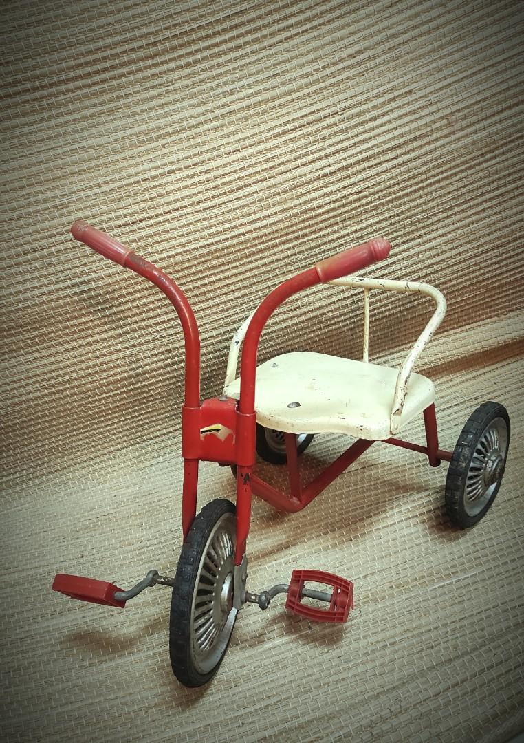 Vintage tricycle deals with back seat
