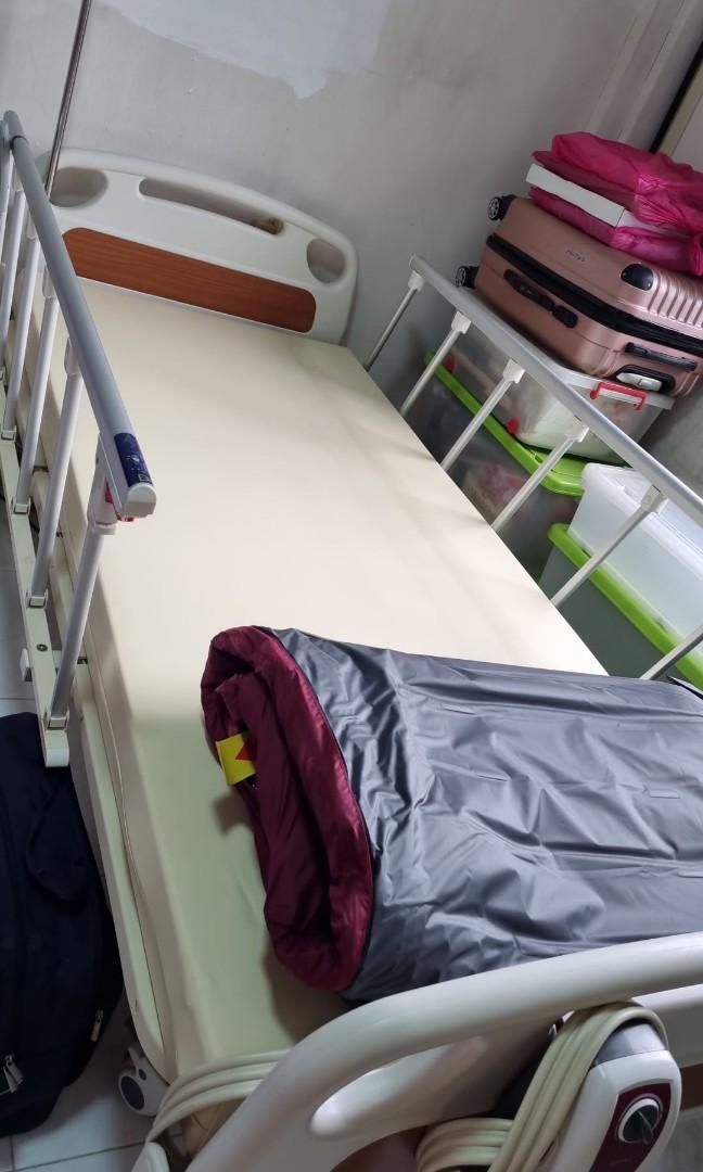 Hospital bed with mattress and air circulation mattress, Furniture