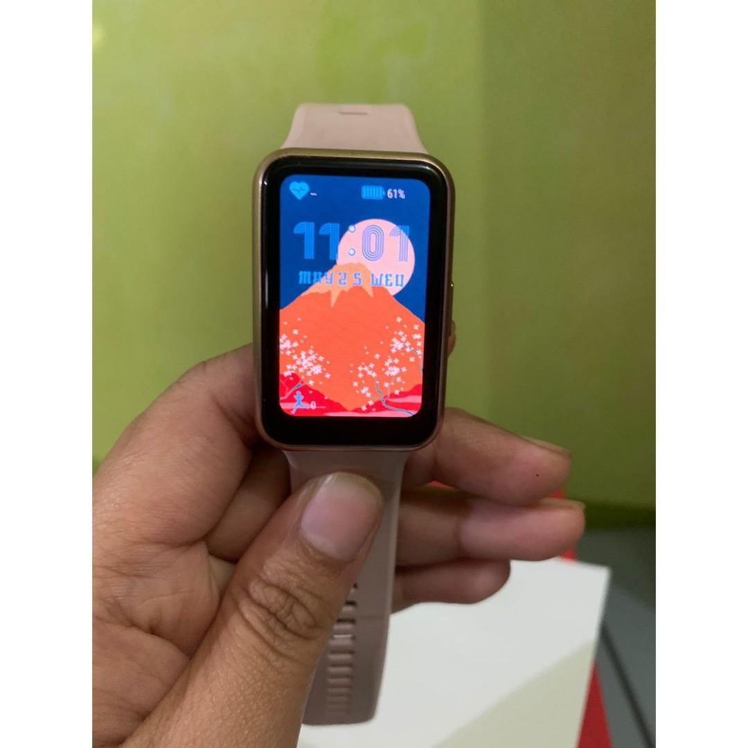HUAWEI Watch Fit Smartwatch, Telepon Seluler \u0026 Tablet, Aksesoris Tablet \u0026  Handphone, Aksesoris Ponsel di Carousell