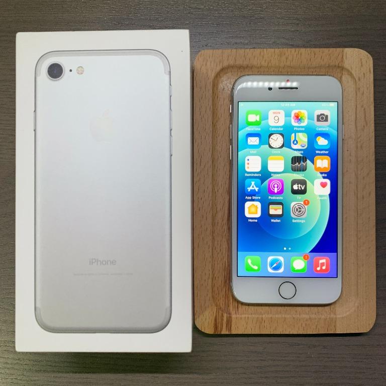 iphone_7_silver_32g__moving_ou_1653769567_a58ed8ef_progressive
