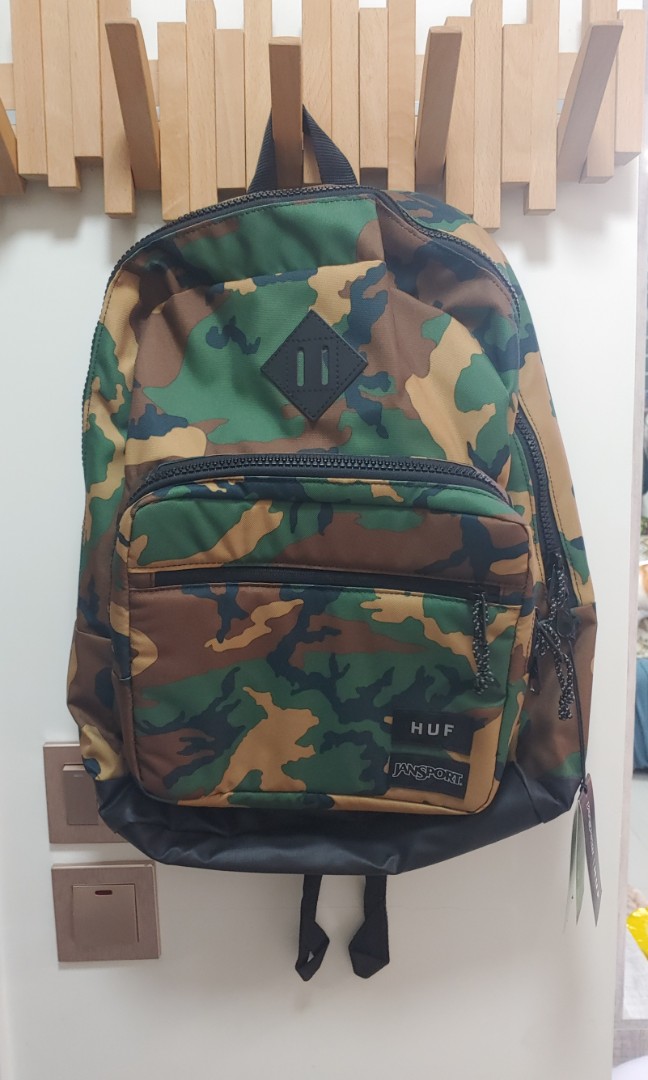 Jansport x HUF JS0A47K26K7, 男裝, 袋, 背包 Carousell
