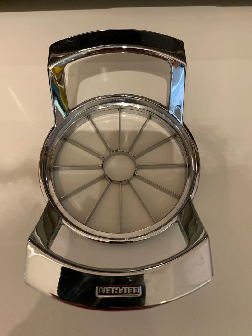 Leifheit Apple Slicer, Furniture & Home Living, Kitchenware & Tableware