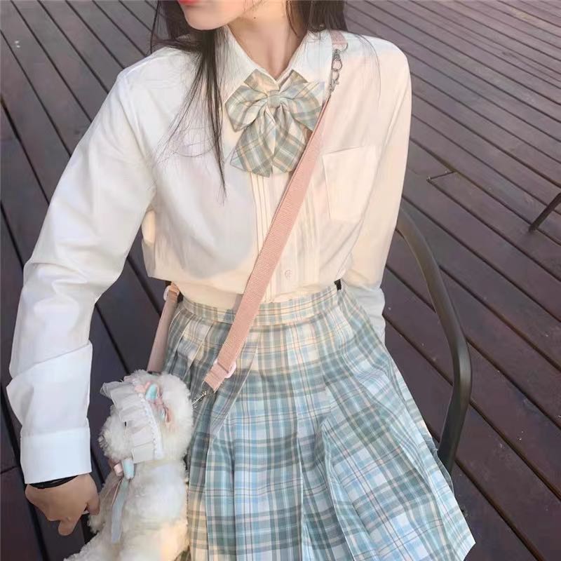 Light Green skirt, Women's Fashion, Bottoms, Skirts on Carousell