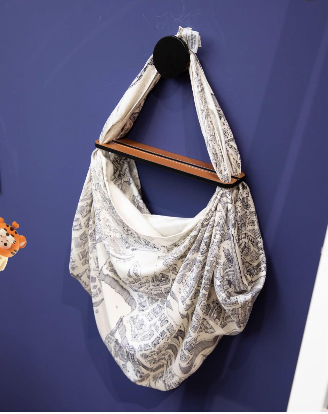 Hermes エルメス Silkit シルキット レザーアクセサリー バッグ 【公式 