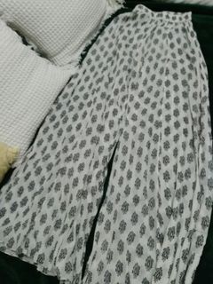 （分類：）位於 。 由 zARRalY 提交（商品編號 1163232782，圖片 1）。簡介： 。