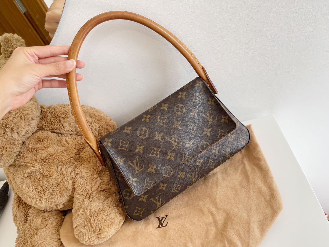Louis Vuitton LOUIS VUITTON Mini Looping Monogram Shoulder Bag