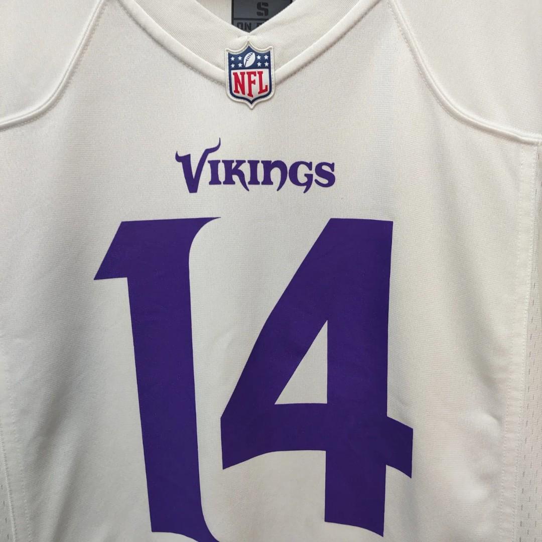 Grey on sale vikings jersey