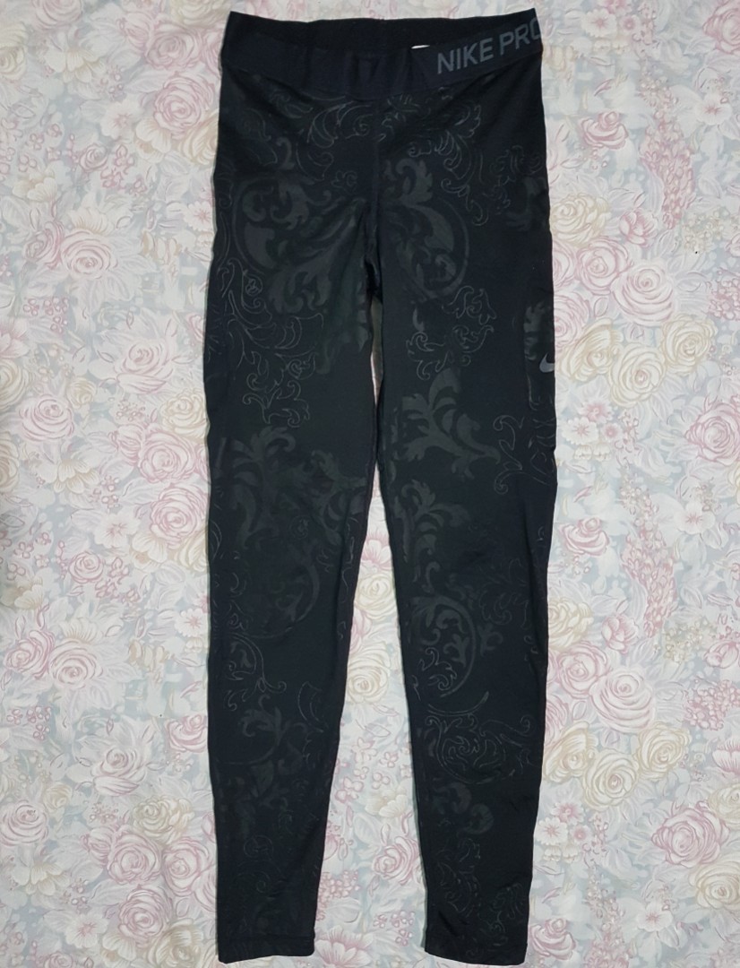 Nike pro, Women's Fashion, Activewear 