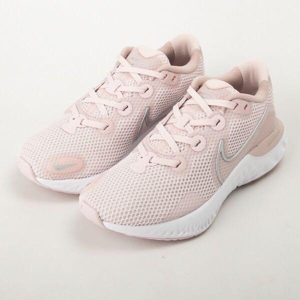 Women's nike sales renew