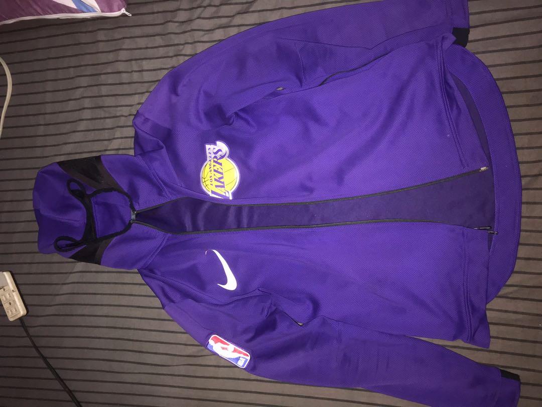 Lakers Nike Therma Flex Warmup Hoodie (Brand New), Men's Fashion,  Activewear on Carousell