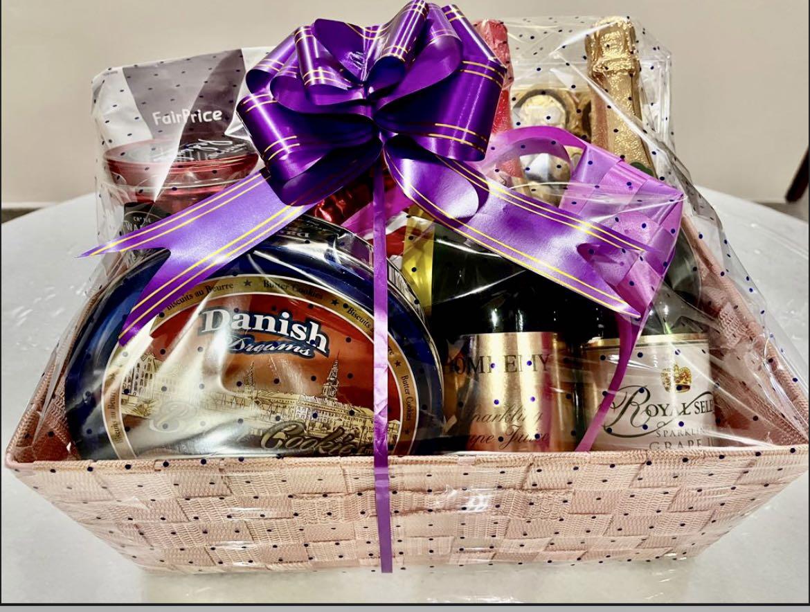 Premium and Simple Gift Hampers suitable for all occasions for birthdays/get well /anniversary