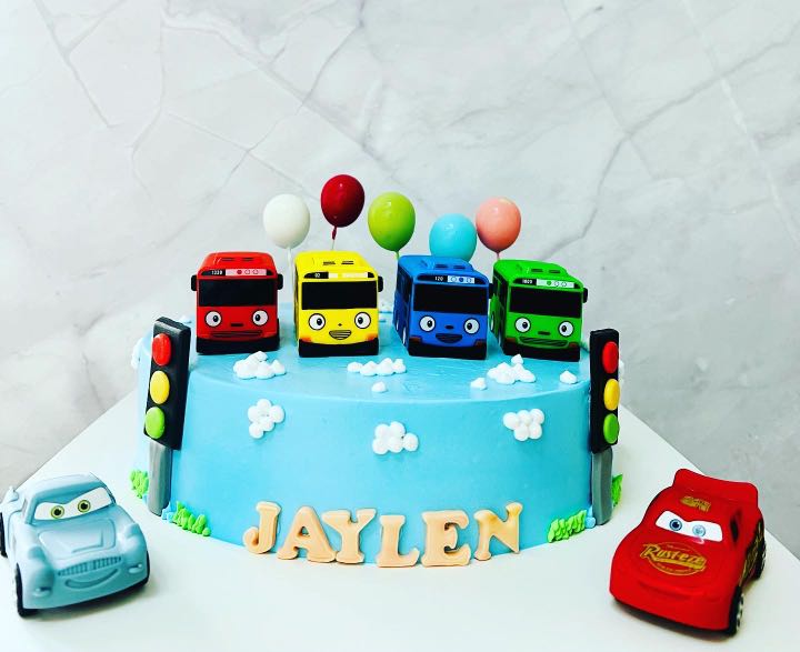 Blue Bus cake | Blue bus, Bus cake, Toy car