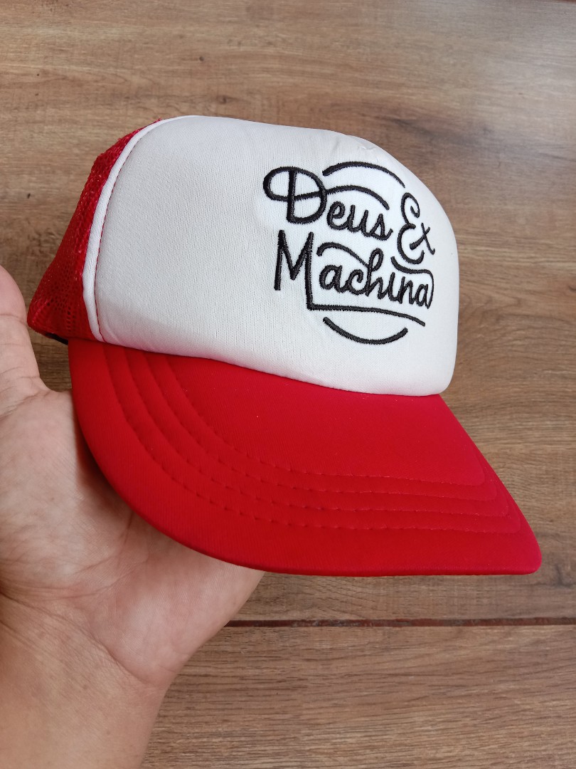 Topi deus ex Machina, Fesyen Pria 