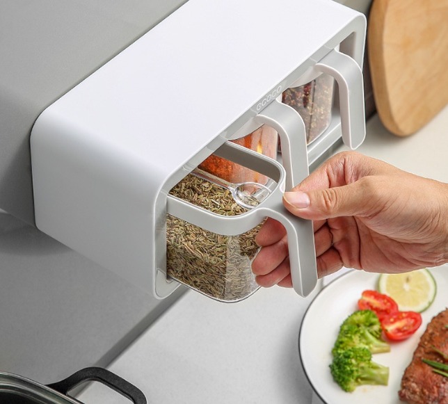 Wall Mounted Condiments Organizer Container With Spoons (C140