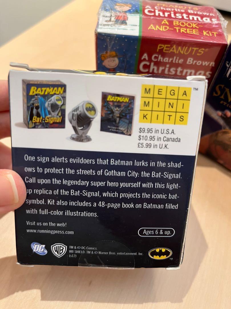WHOLE SET Gifts Ideas Peanuts Snoopy Snowglobe Batman Bat-signal