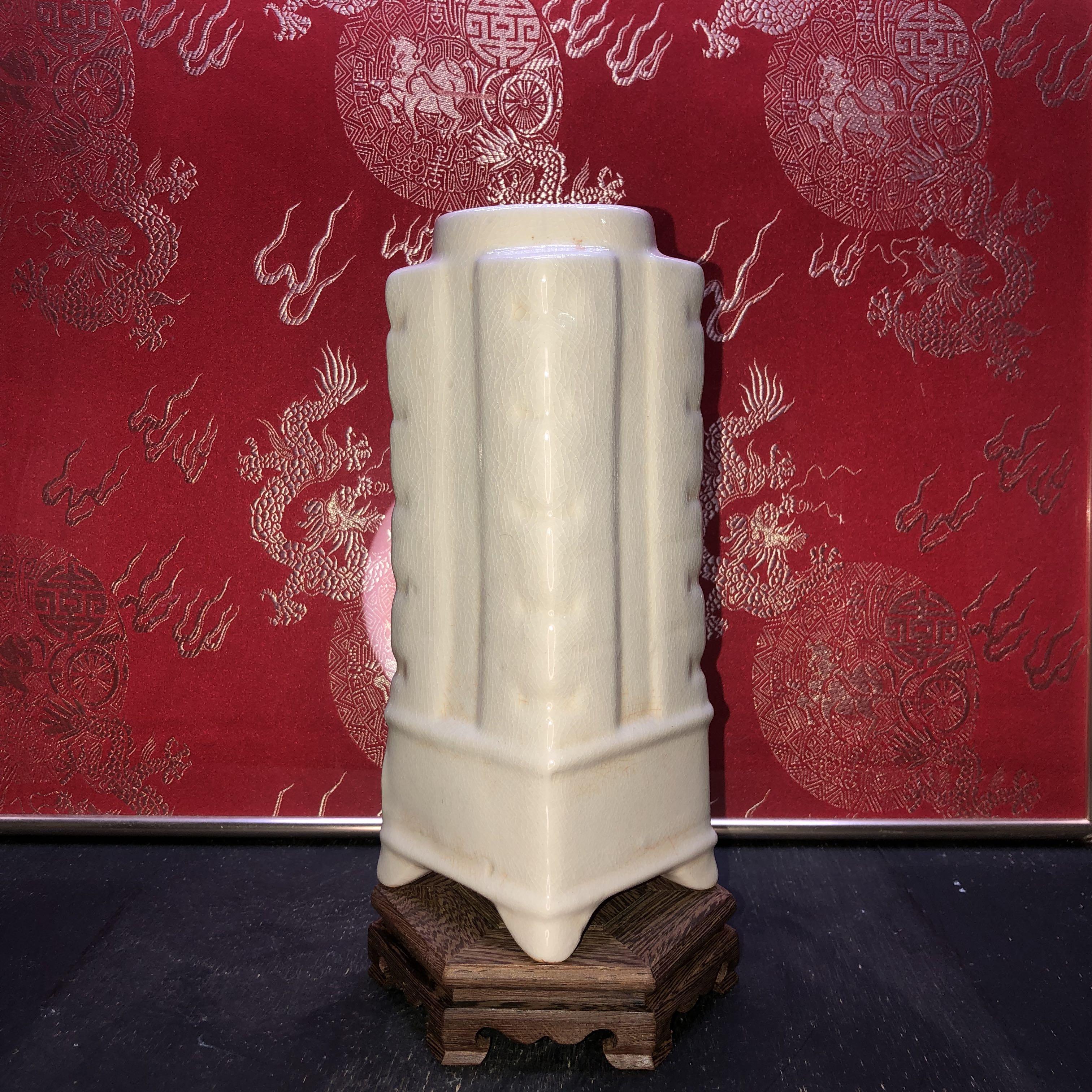 雙喜樓-宋定窯白釉四足琮式瓶Song DingYao white glaze four-foot cong