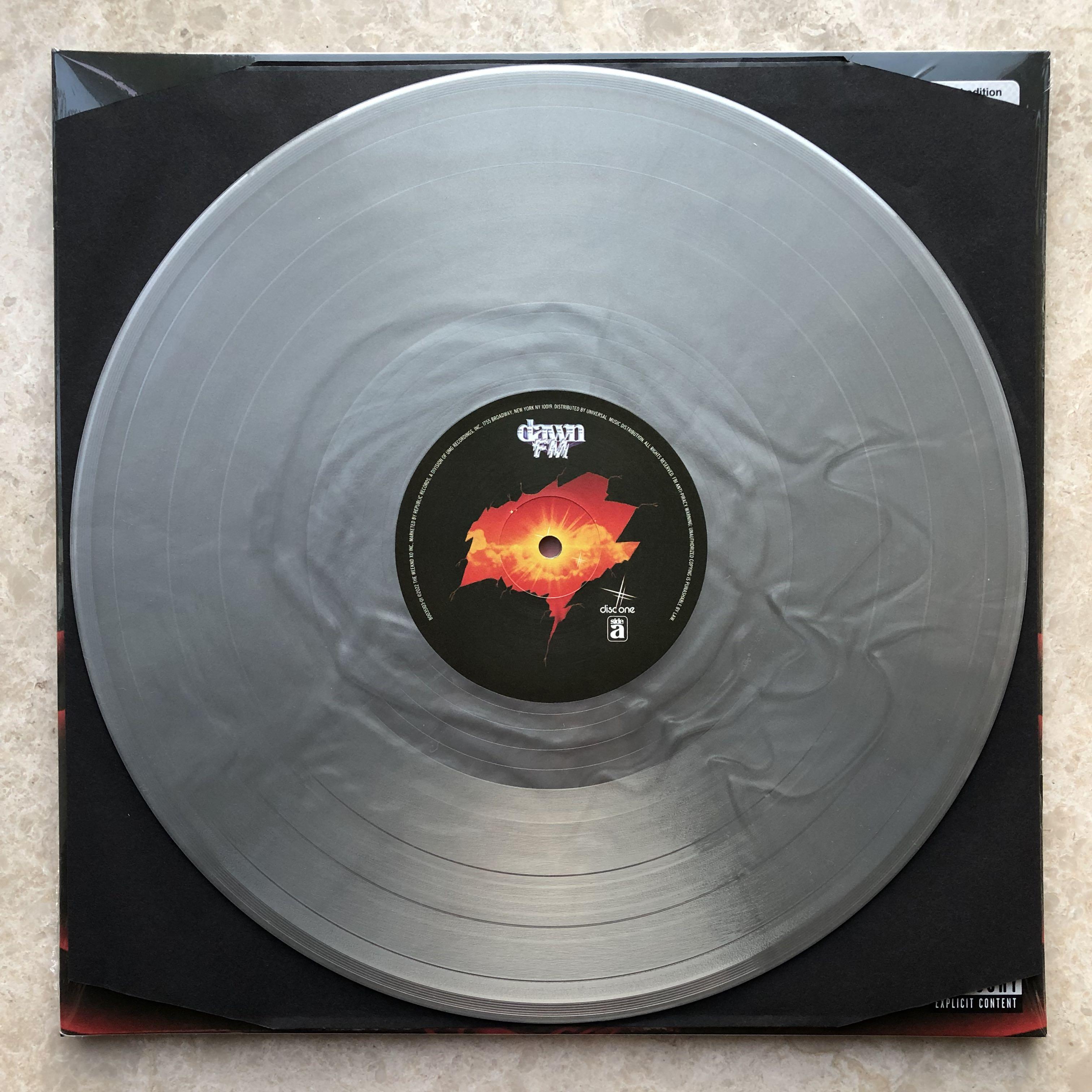 已側拆銀色膠) The Weeknd — Dawn FM Target exclusive translucent silver vinyl 2LP  Target 限定銀色膠黑膠唱片彩膠, 興趣及遊戲, 音樂、樂器& 配件, 音樂與媒體