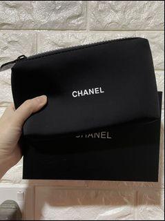 [Authentic] Chanel beaute makeup/cosmetic pouch/accessories/hand carry pouch bag/ accessories pouch/ gift/storage pouch Black limited edition perempuan pouch bag/toiletries bag/clutch bag /beg alat solek
