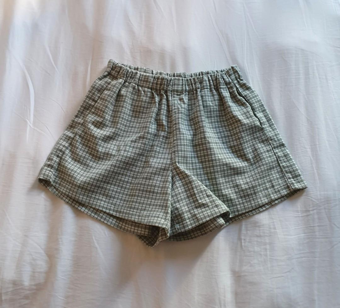 Brandy melville sale green logan shorts