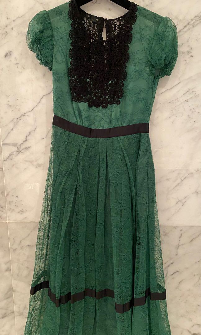 slim fit dress slacks BURBERRY PRORSUM Pre-Fall 2012 Size 8 Green Silk Ruched Evening Gown Dress