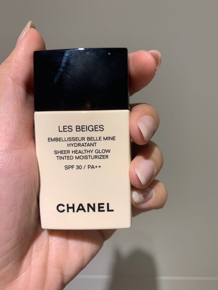 Chanel tinted moisturizer (b20)