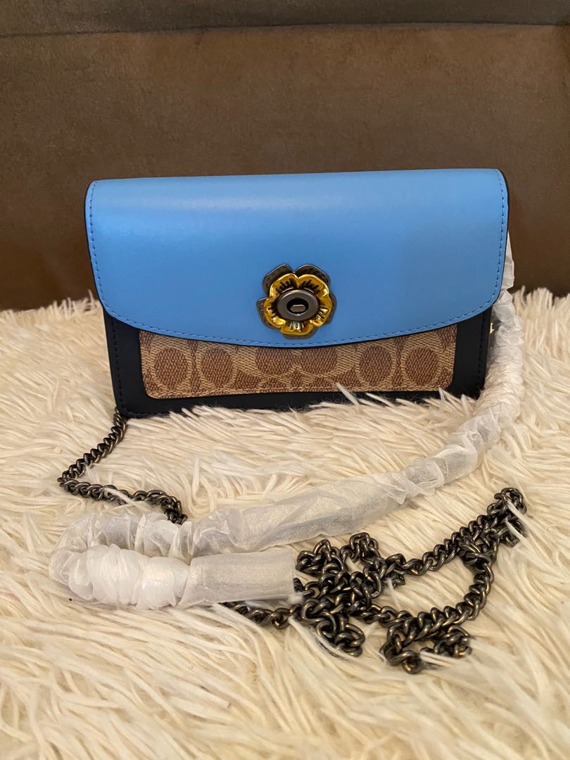 Coach parker sling wallet, Luxury, Bags & Wallets on Carousell