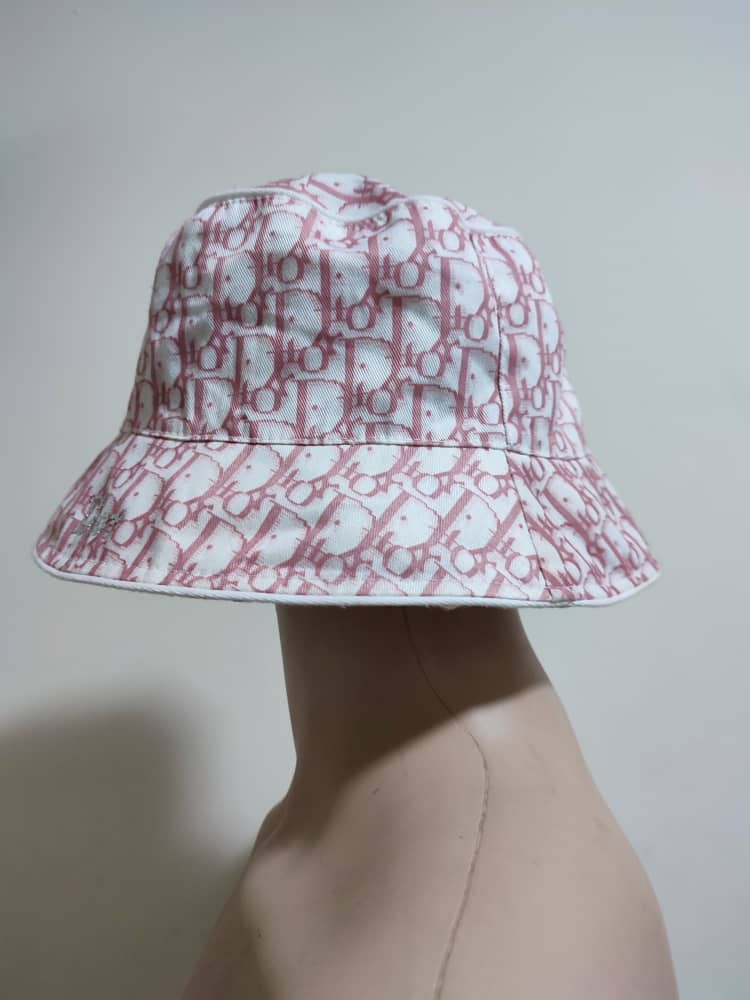Pink dior monogram bucket hat deals